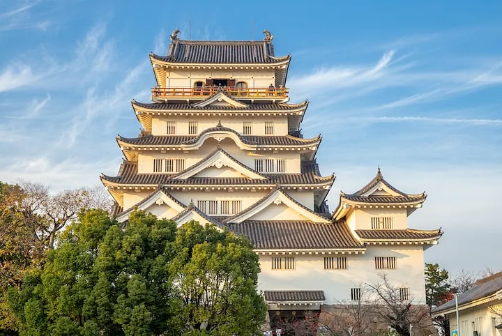 Menjelajah Tomonoura Hiroshima: Kota Pelabuhan Menawan di Laut Pedalaman Seto 10 Fukuyama Castle is located right outside of Fukuyama Station, thus making it an extremely easy addition to any itinerary in the region.